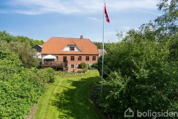 Landejendom på Moesgårdvej 2, 6622 Bække