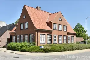 Villa på Jernbanegade 25, 7323 Give