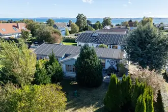Villa på Strandbakkevej 21, 8250 Egå