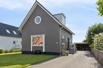 Villa på Anne Maries Allé 12, Sanderum, 5250 Odense SV
