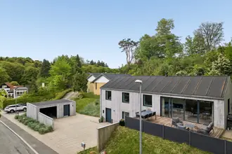 Villa på Strandvejen 140, 7120 Vejle Øst