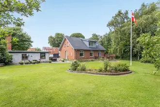 Landejendom på Hovvejen 55, Enslev, 8361 Hasselager