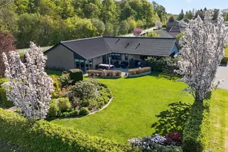 Villa på Vinthervej 6, 8732 Hovedgård