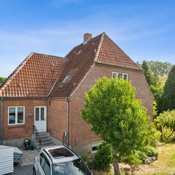Villa på Stationsvej 1, 5672 Broby