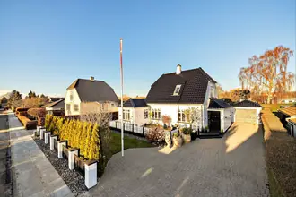 Villa på Tværtoftevej 8, 2605 Brøndby