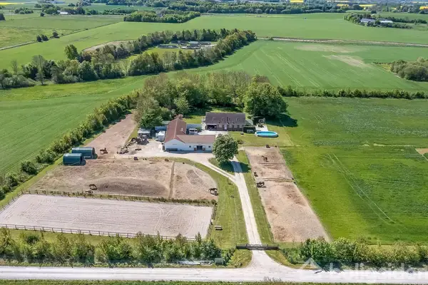 Landejendom på Markebækvej 5B, 3320 Skævinge