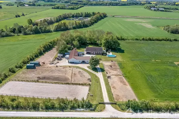 Landejendom på Markebækvej 5B, 3320 Skævinge