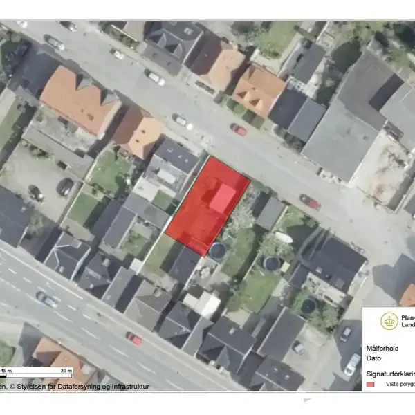 Kort over et boligområde med et rødt markering på en grund. Omkringliggende huse er synlige langs veje. "Plan og Landdistriktsstyrelsen" og dato "14-09-2023" er skrevet i hjørnet.