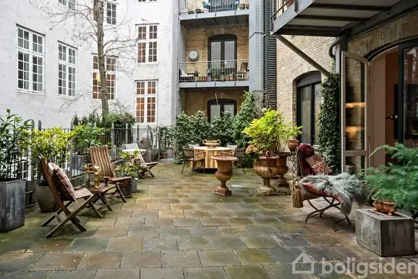 Ejerlejlighed på Nikolaj Plads 34, 1. th., 1067 København K