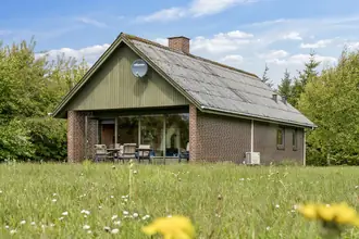 Fritidshus på Harpøtvej 140, Skalstrup, 7570 Vemb