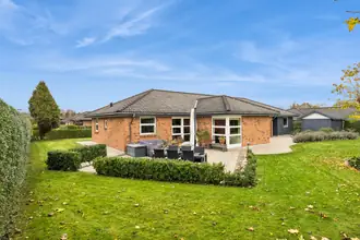 Villa på Rosenvænget 15, Klakring, 7130 Juelsminde