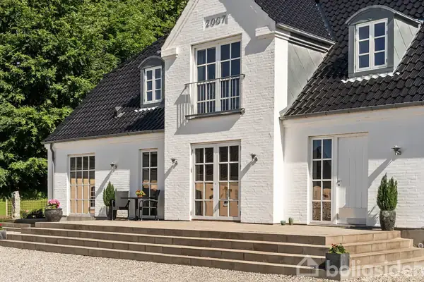 Landejendom på Strandvejen 63, 8721 Daugård
