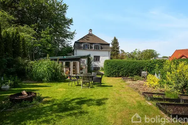 Villa på Landevejen 18, 8350 Hundslund