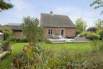 Villa på Stationsvej 19, Boulstrup, 8300 Odder