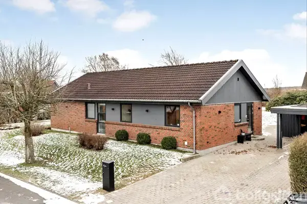 Villa på Krogsvej 9, 8382 Hinnerup