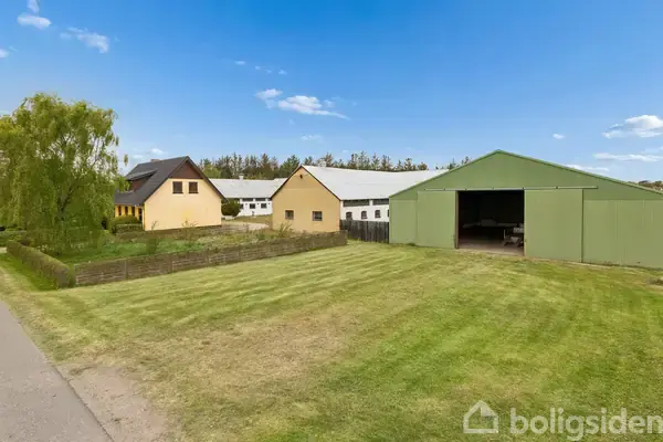 Landejendom på Saltumvej 166, 9700 Brønderslev