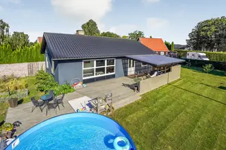 Villa på Borrebyvej 1, Fangel, 5260 Odense S