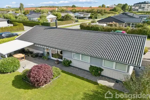 Villa på Tjørnen 201, 2990 Nivå