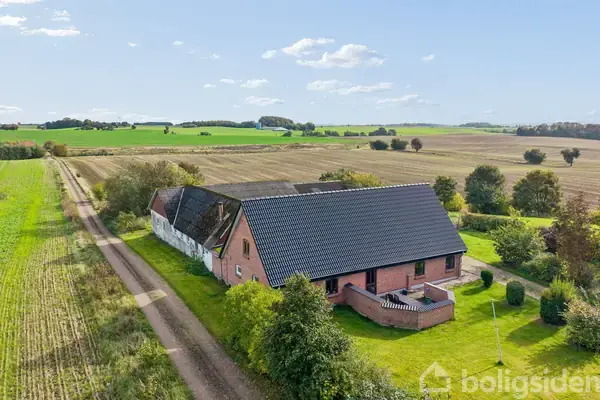 Landejendom på Lille Thorupvej 18, 8860 Ulstrup
