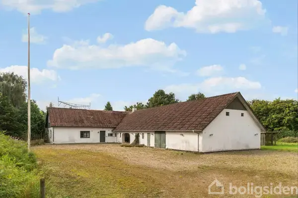 Landejendom på Vibækvej 16, 6740 Bramming