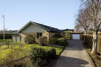 Villa på Solsikkevej 3, 9800