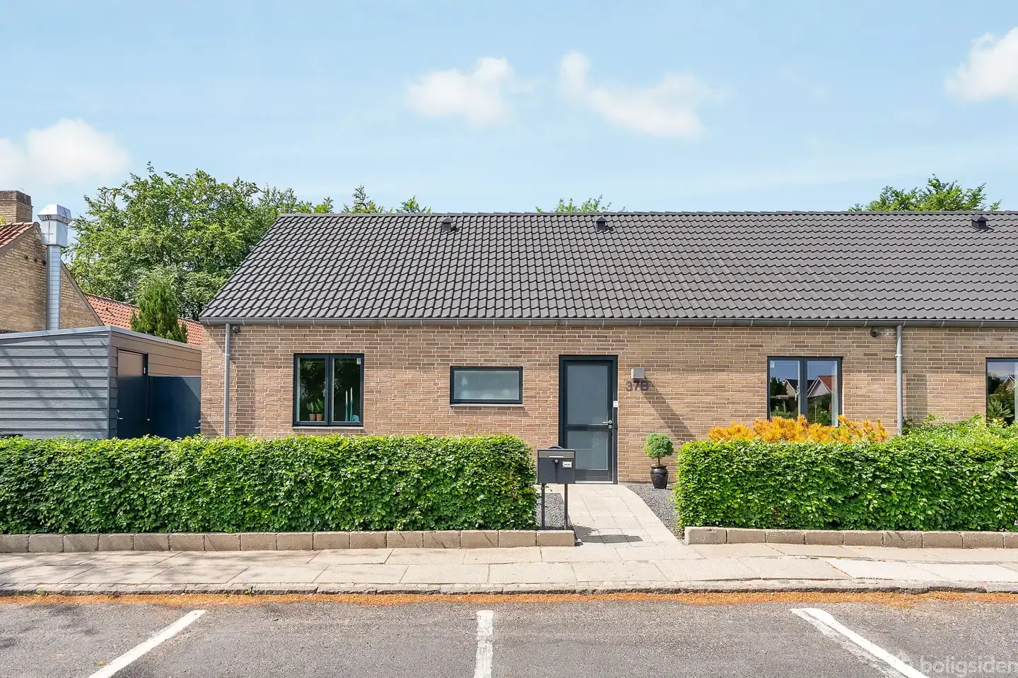 lækkert hus hele vejen rundt både inde og ude