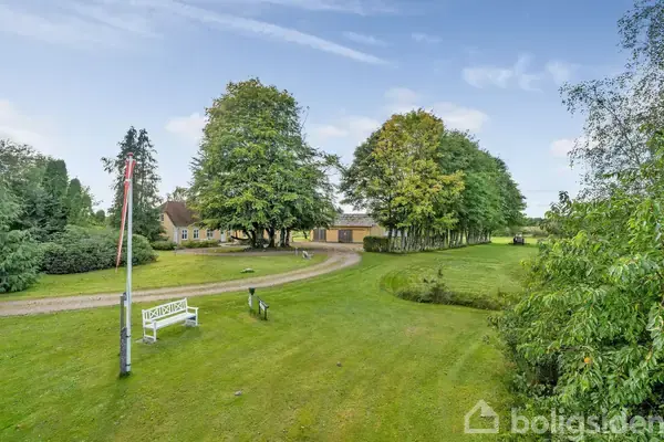 Landejendom på Krattet 21, 7442 Engesvang