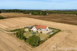 Villa på Houlbjergvej 27, 8870 Langå