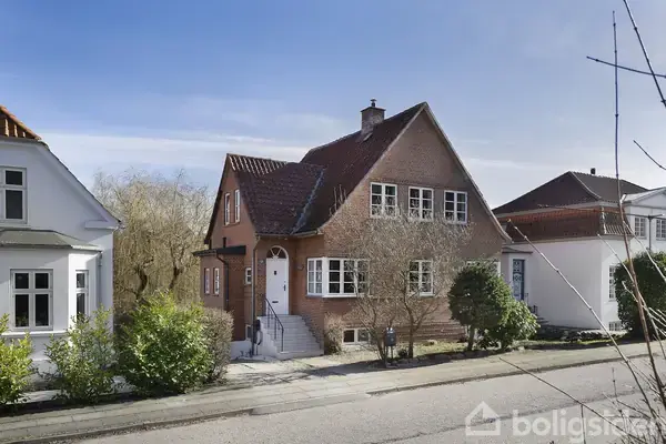 Bynær patriciervilla på 212 m2 i Kolding, nær gode skoler