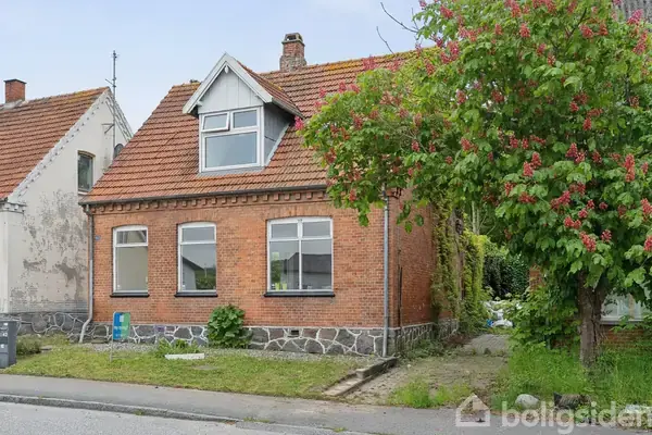 Villa på Lundby Hovedgade 42, 4750 Lundby