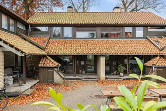 Klampenborgvej 10F Villa, Ejerlejlighed