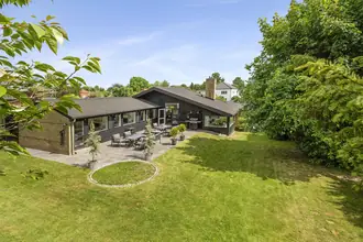 Villa på Slotsvej 27, 2920 Charlottenlund