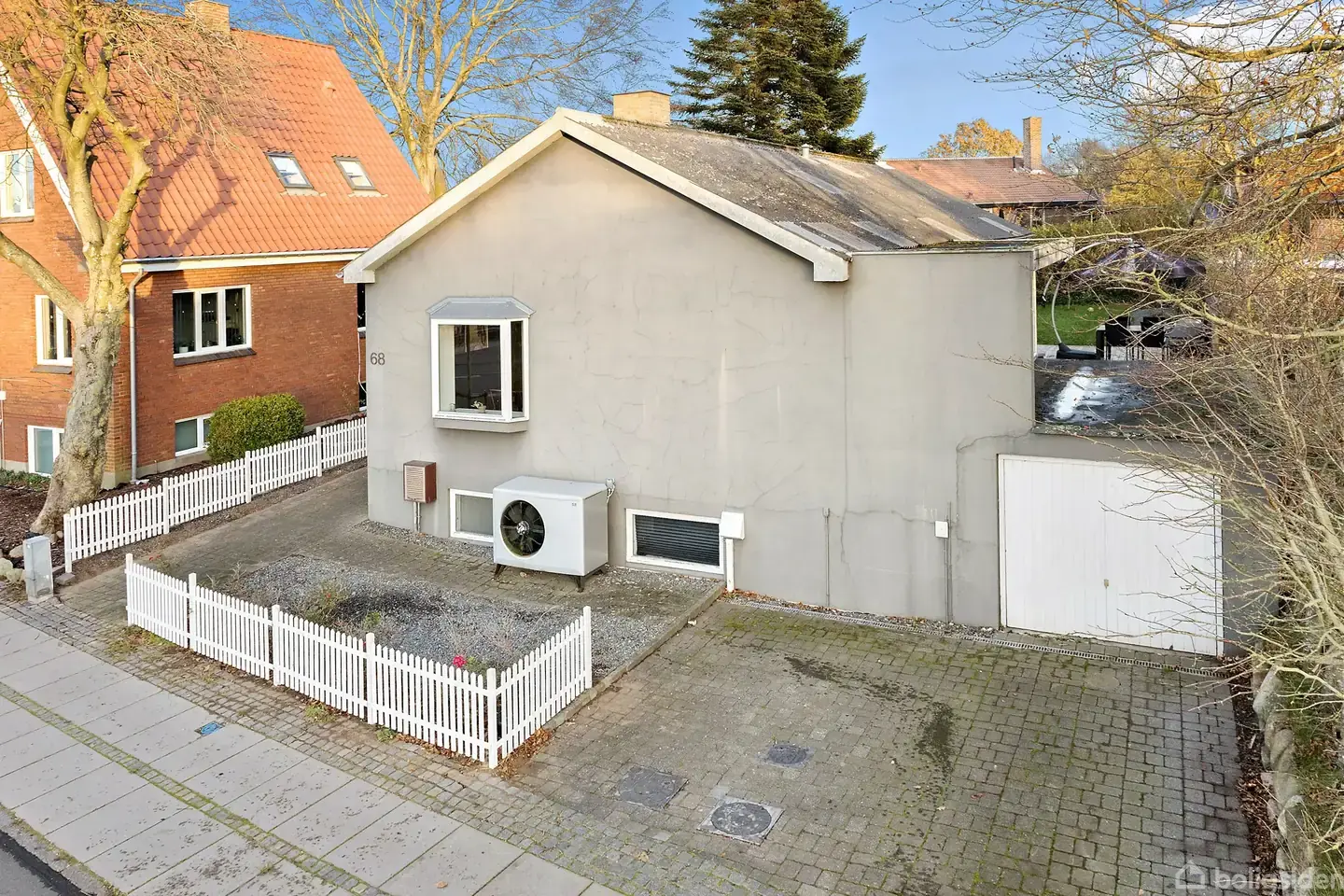 Centralt beliggende og moderniseret villa - Husk vi fremviser alle ugens dage; efter aftale - View 3