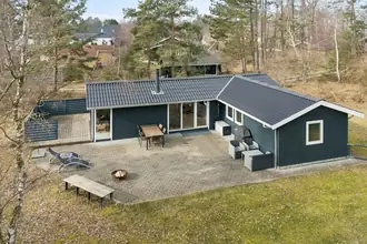 Fritidshus på Katholmstien 7, Fjellerup Strand, 8585 Glesborg