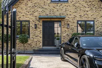 Villa på Bernstorfflund Alle 63, 2920 Charlottenlund