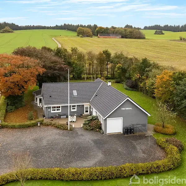 Landejendom på Vognstrupvej 54, 7550 Sørvad