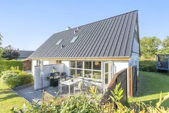 Villa på Bakkehældet 16, Valløby, 4600 Køge