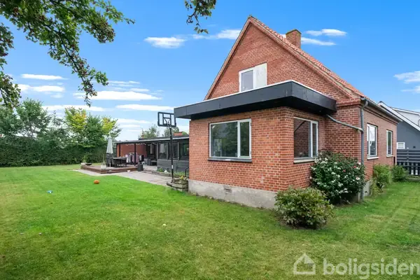 Villa på Nylandsvej 4, 2690 Karlslunde