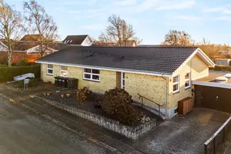 Villa på Dronningholmvej 17, 9600 Aars