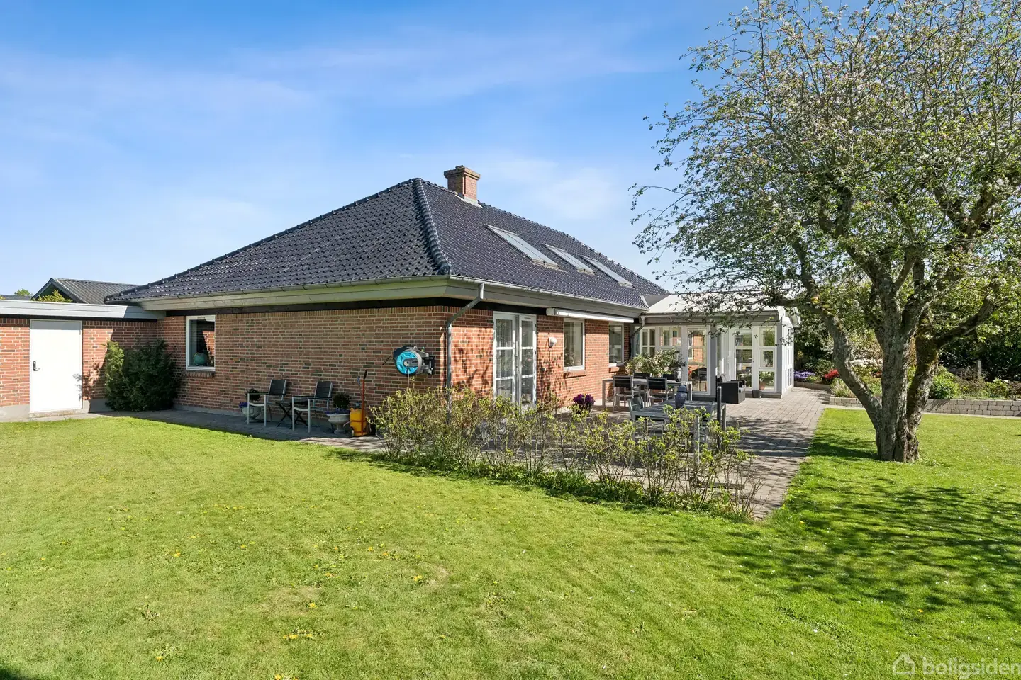 Stor 284 m² villa med god garage - Visning 2