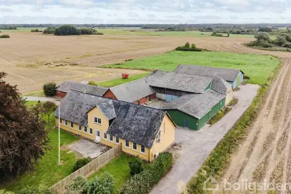 Landejendom på Nystedvej 75A+B, 4990 Sakskøbing