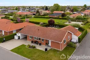 Villa på Lerbjerg 22, 8381 Tilst