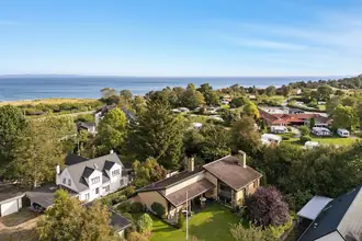 Villa på Dr Mølle Stationsvej 40, 3120 Dronningmølle