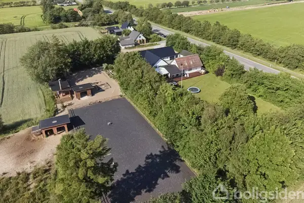 Landejendom på Ålborgvej 202, 9800 Hjørring