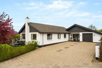Villa på Hellebakken 9, 8600 Silkeborg