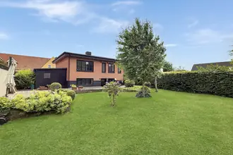 Villa på Fuglebakken 87, Randers By, 8900 Randers C