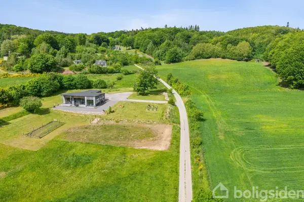 Landejendom på Stenhulsvej 3, 9330 Dronninglund
