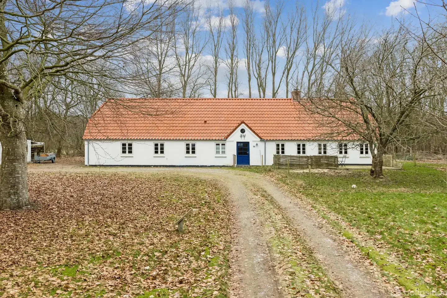 Rummelig etplansvilla med naturen omkring sig!