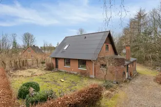 Villa på Hovedgaden 25, 7362 Hampen