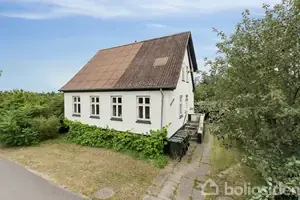 Villa på Hirsevej 8, 8544 Mørke